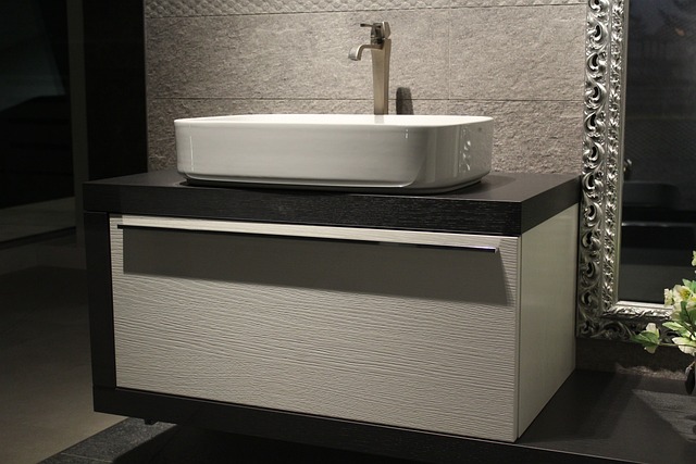 Skab plads til stilfuld opbevaring på badeværelset med Laforma's elegante badeværelsesskabe
